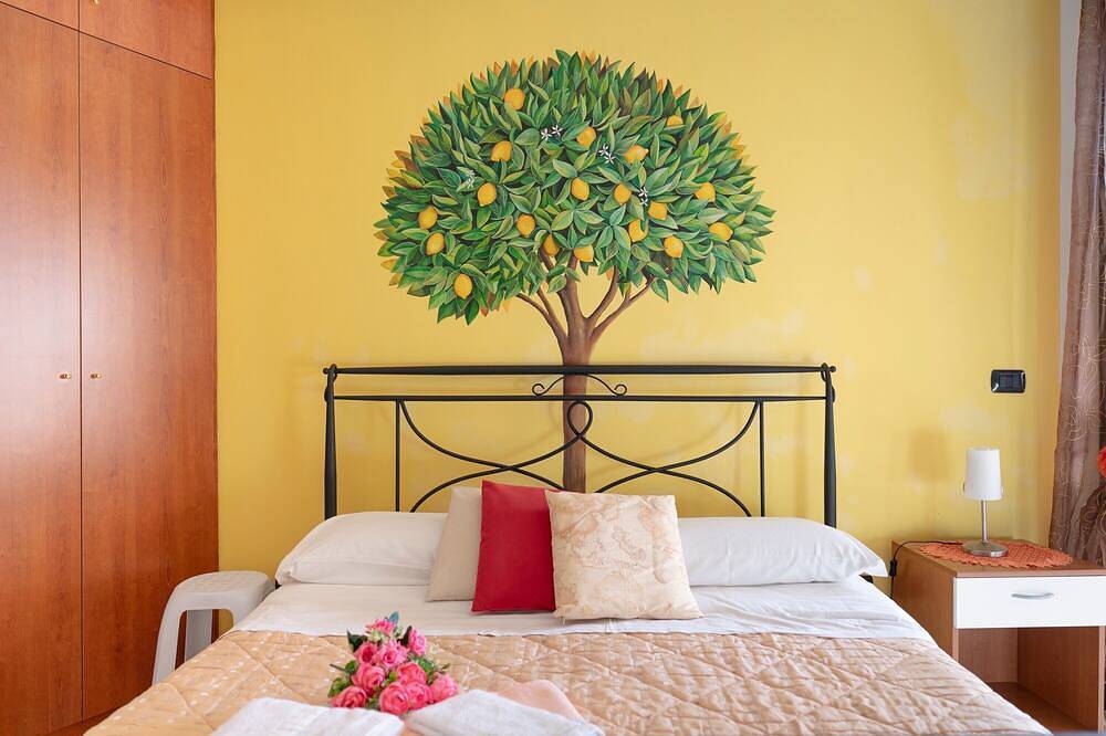Bed and Breakfast 'Paradise - Sole' with Private Garden, Wi-Fi and Air Conditioning in Melendugno, Lecce Province