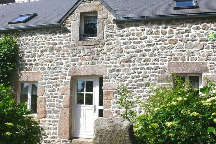 Gîte pour 6 personnes, avec jardin à Théville