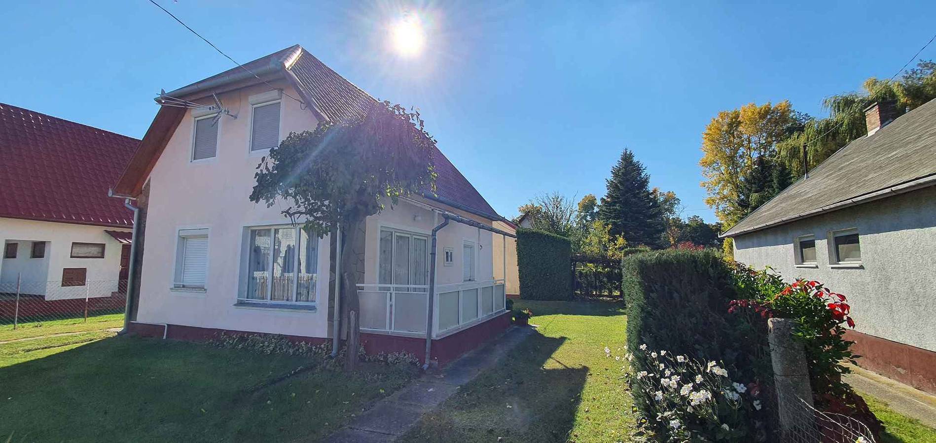 Ganze Ferienwohnung, Ferienwohnung in Strandnähe mit Klimaanlage  in Balatonmariafürdö, Plattensee Südufer