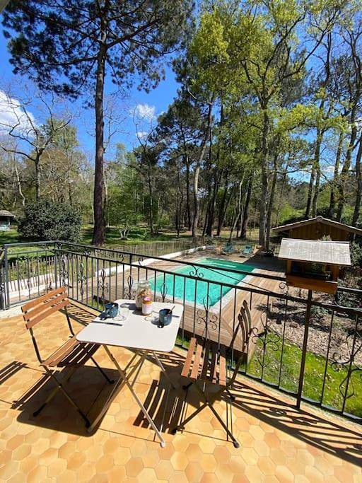 Chalet para 8 personas, con jardín y vistas además de balcón y piscina, Se admiten mascotas - 1