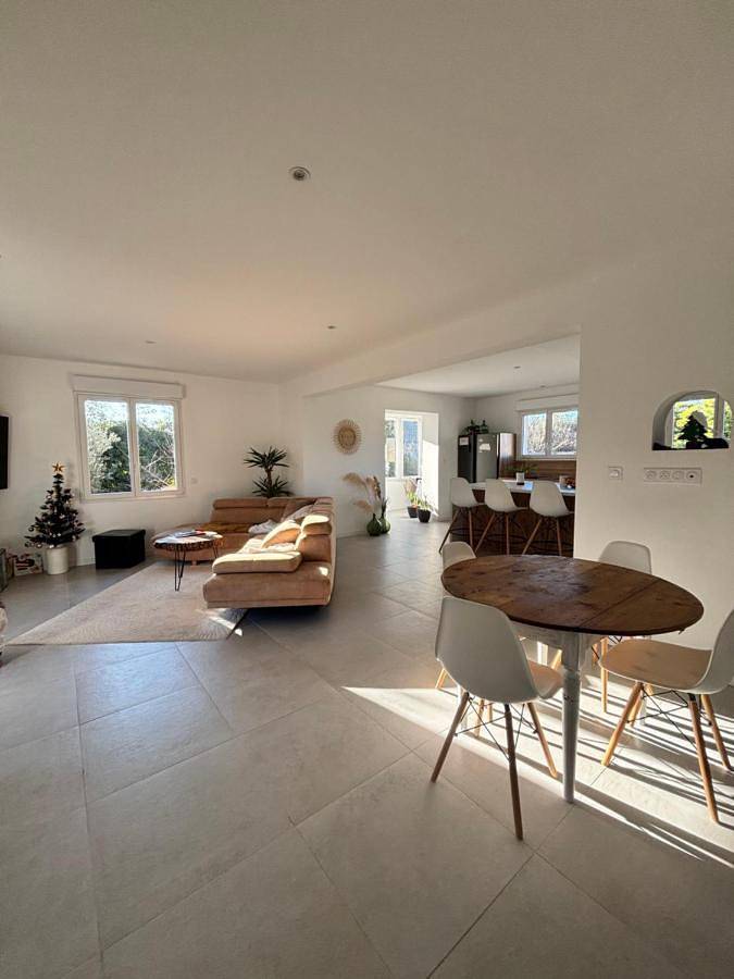 Location de vacances pour 6 personnes, avec piscine ainsi que balcon et jacuzzi à Marguerittes - 4