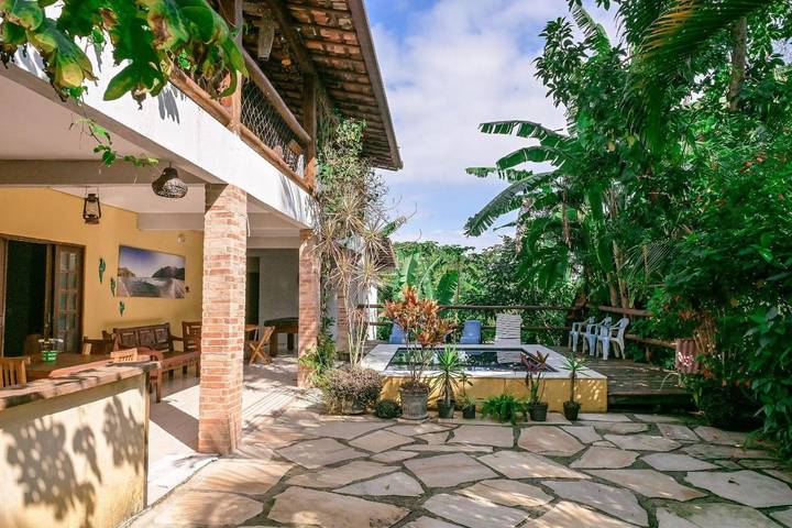 Casas e apartamentos de temporada para 10 pessoas, com jardim em Veloso (Ilhabela)