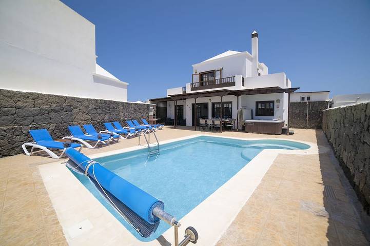 Chalet para 8 personas, con jacuzzi además de jardín y piscina - 1