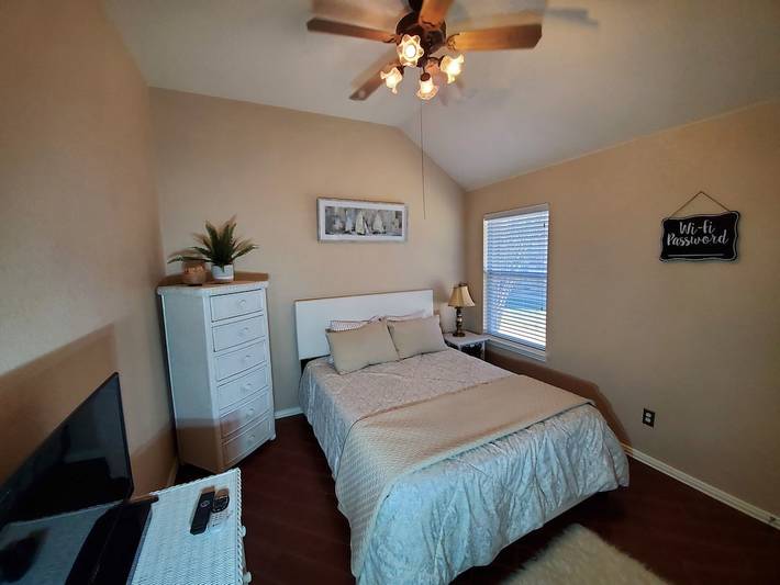 Vacation rental for 8 people, with yard and terrace as well as pool in Pflugerville