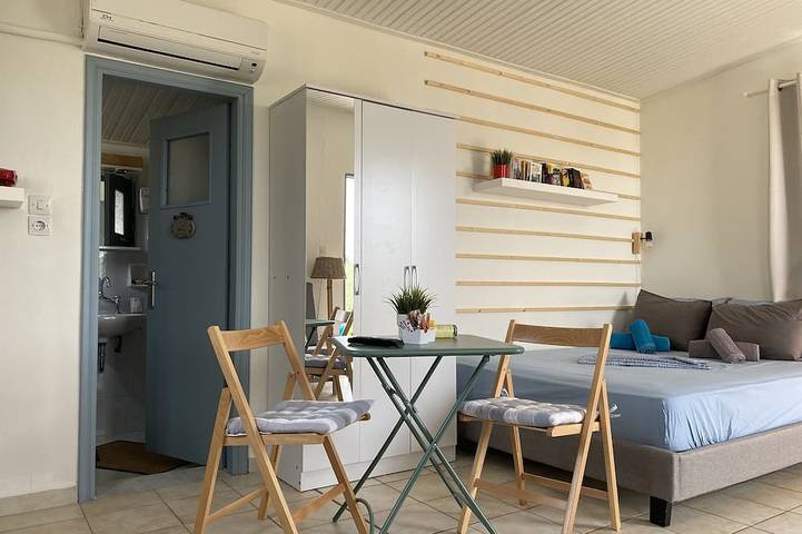 Gîte pour 4 personnes, avec jardin et terrasse dans Poros - 4