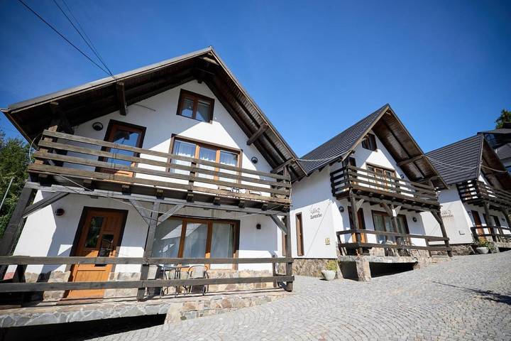 Maison d’hôte pour 6 personnes, avec terrasse ainsi que jardin et piscine