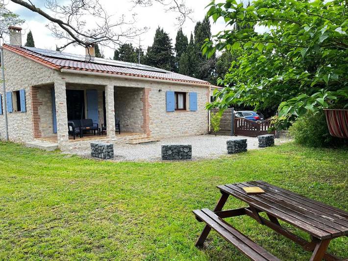 Location de vacances pour 6 personnes, avec jardin ainsi que piscine et vue à Camélas - 2
