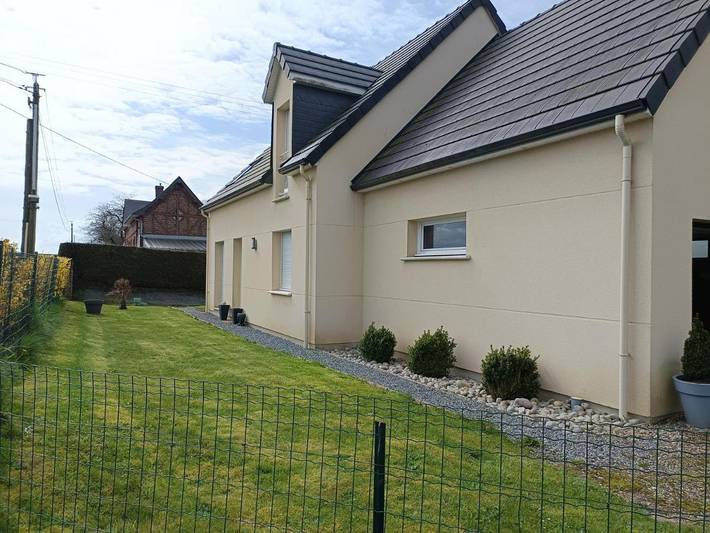 Location de vacances pour 8 personnes, avec vue et jardin dans Cailly