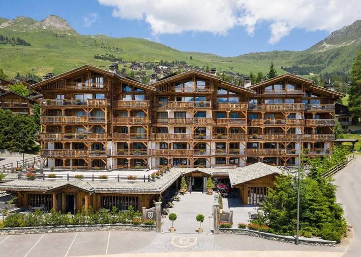 Hôtel pour 6 personnes, avec sauna et jacuzzi ainsi que piscine et terrasse, animaux acceptés