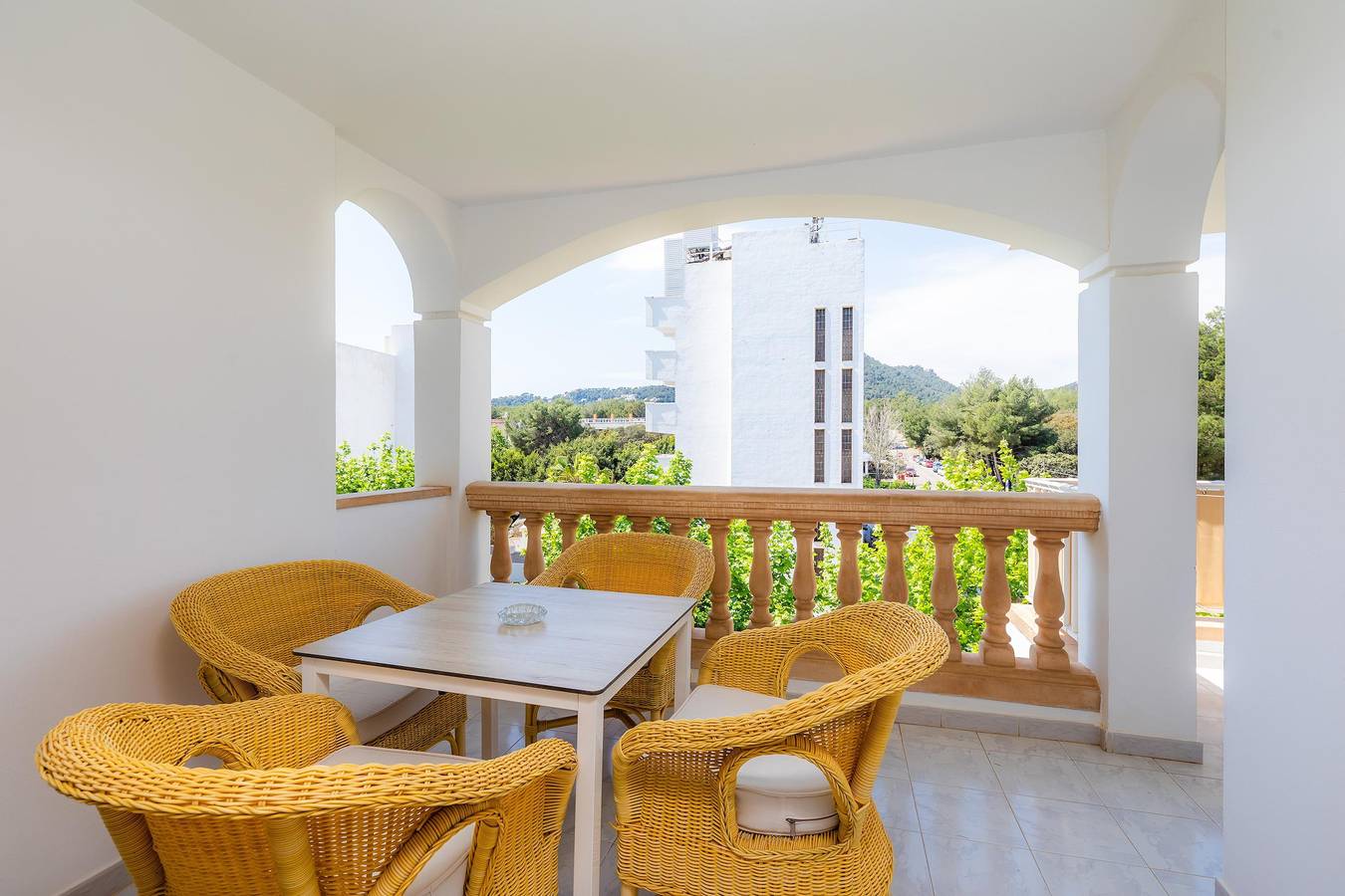 Appartement entier, Appartement proche de la plage avec accès à une piscine, terrasse privée, climatisation et Wi-Fi in Canyamel, Capdepera