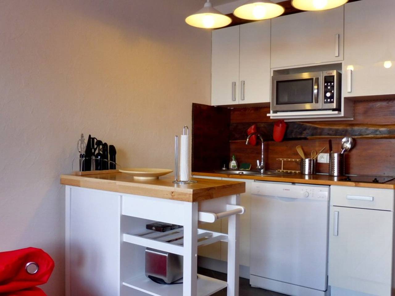 Ganze Wohnung, Gemütliche 2-Zimmer-Wohnung, Skiaufbewahrung, Parkplatz, ideale Lage, bis 6 Personen in Notre-Dame-de-Bellecombe, Albertville und Umgebung