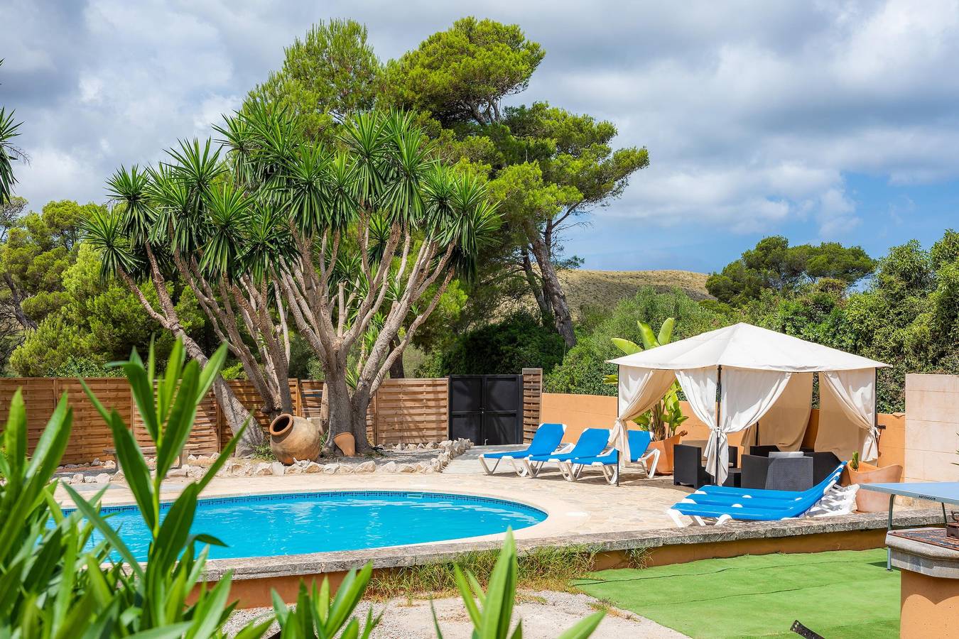 Ferienhaus Finca Can Sito mit Bergblick, Pool, Wlan, Garten und Terrasse in Cala Mesquida, Capdepera