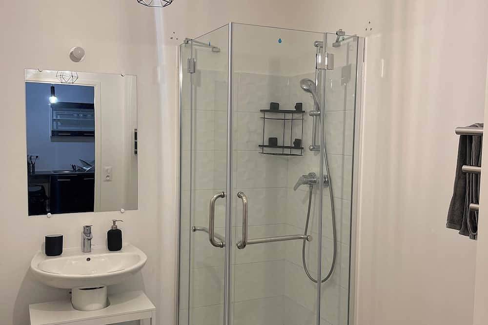Appartement entier, Appartement proche de Paris|aéroport Cdg|Jo 2024|Orly|Disneyland|Parc Astérix in Le Blanc-Mesnil, Seine-Saint-Denis