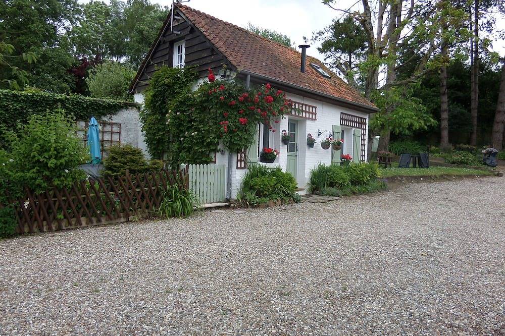 Detached Holiday Cottage,  Close To Market Town Of Hesdin . in Tortefontaine, Montreuil region
