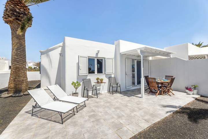 Casa de vacaciones para 4 personas, con vistas al mar además de terraza y jardín - 1