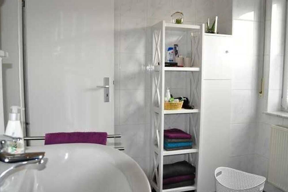 Ganze Wohnung, Ferienwohnung Bramwaldblick mit 2 Schlafzimmern in Hann. Münden, Weserbergland