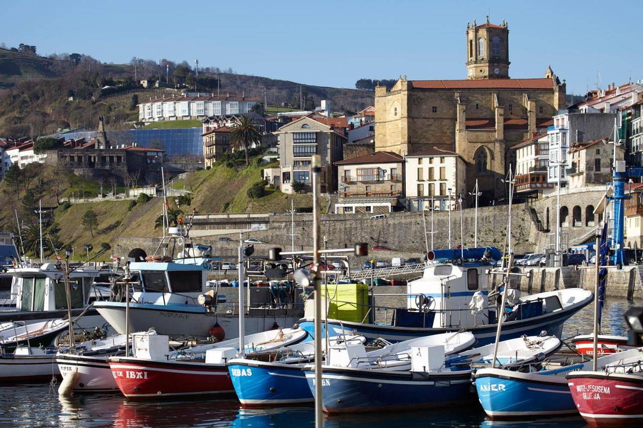 Katrapona in Gaztetape hondartza (Getaria), Getaria