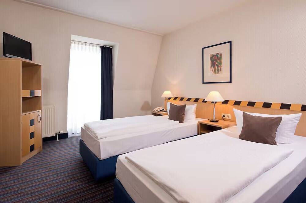Modern Room Close to Dresden Attractions - Perfect Escape for Serenity Seekers in Laubegast, Dresden