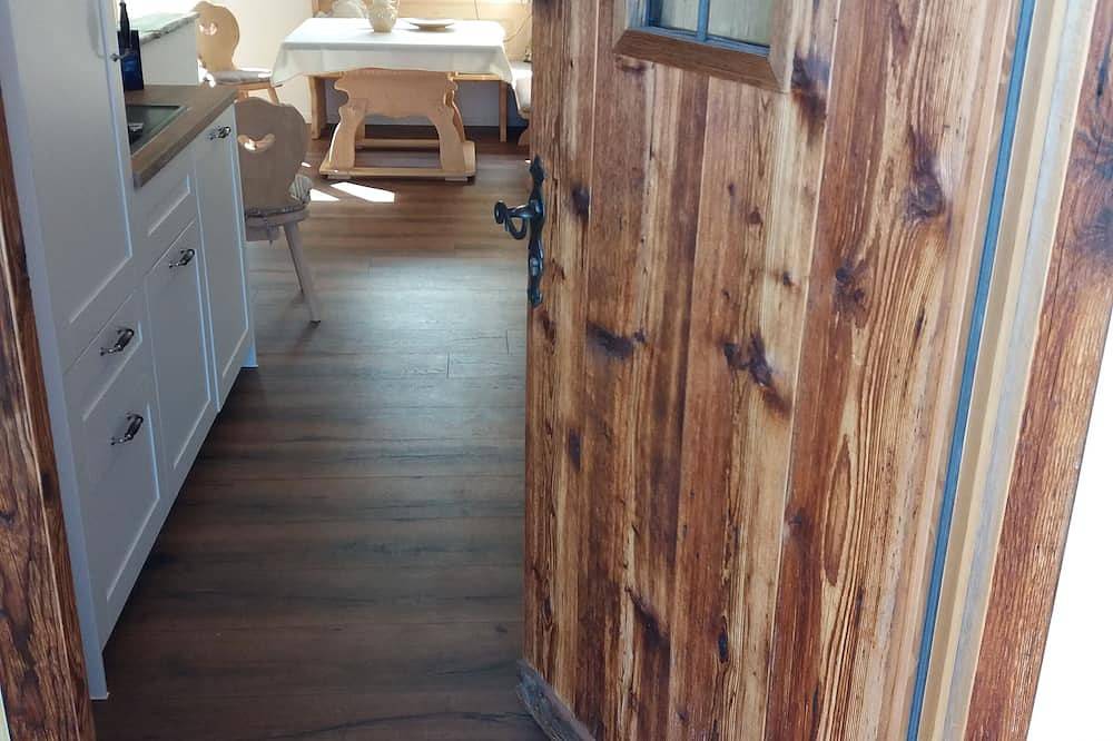 Ganze Wohnung, Wunderschöne helle Ferienwohnung  am Etterer Hof mit grosser  Süd-Terrasse in Feldkirchen-Westerham, Landkreis Rosenheim