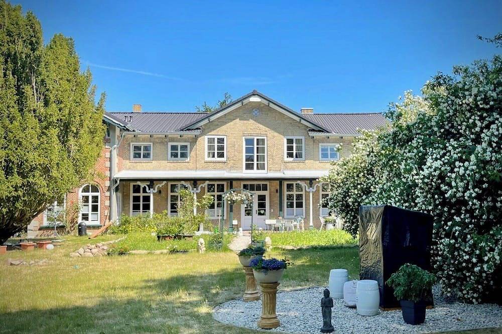 Ganze Wohnung, Nachhaltiges Design-Appartement in Ostseenähe in Prasdorf, Kreis Plön