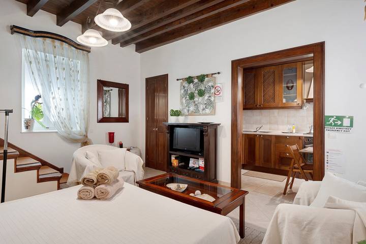 Entire studio, Casabella Apartment in Corfu Town with Air Conditioning in Corfu (city), Corfu
