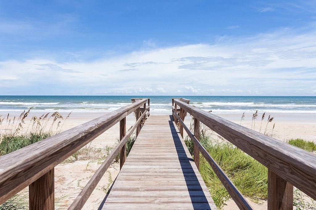 Muschel, 3 Schlafzimmer, Schlafmöglichkeiten für 6, direkt am Meer, Wlan in St. Johns County