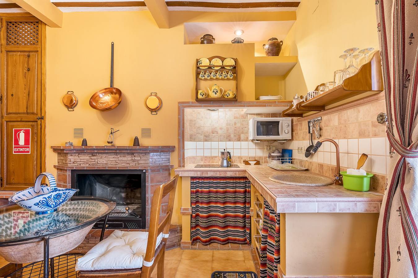 Casa de vacaciones 'Albahaca' con vistas a la montaña, Wi-Fi y aire acondicionado in Hinojares, Parque natural de las Sierras de Cazorla y Segura