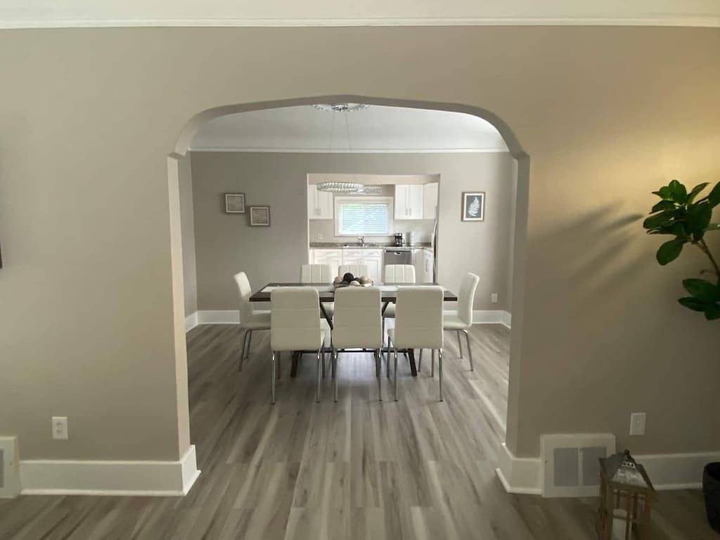 Gorgeous Colonial Home Game-room in basement. in Lake St. Clair