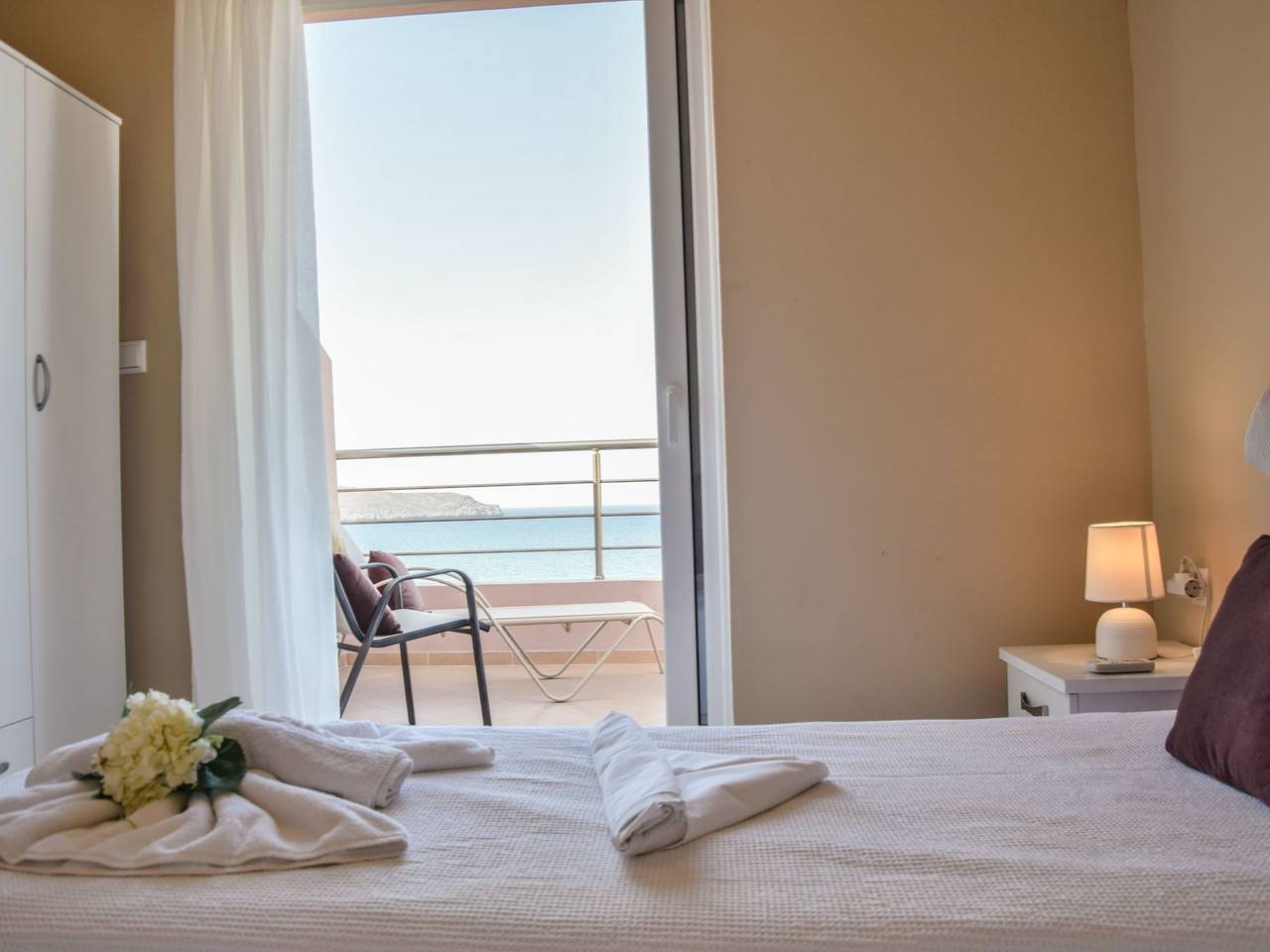 Hel leilighet, Ferieleilighet for 8 personer med hage in Kato Stalos, Agia Marina