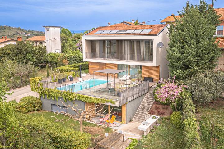 Villa für 6 Personen, mit Balkon und Pool, kinderfreundlich in Slowenien