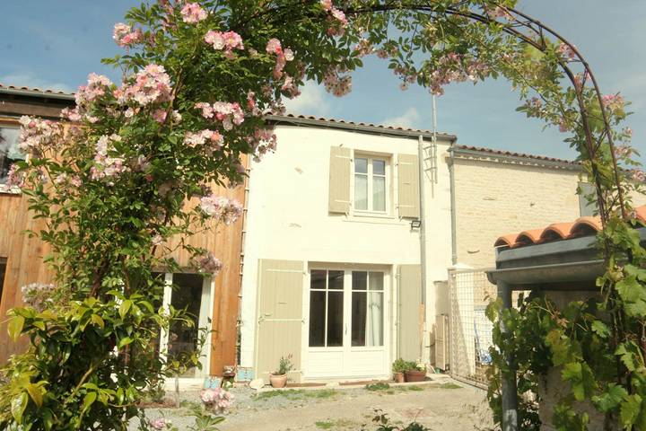 Gîte pour 5 personnes, avec terrasse et jardin - 1