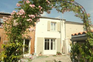 Gîte pour 5 personnes, avec terrasse et jardin à Thairé