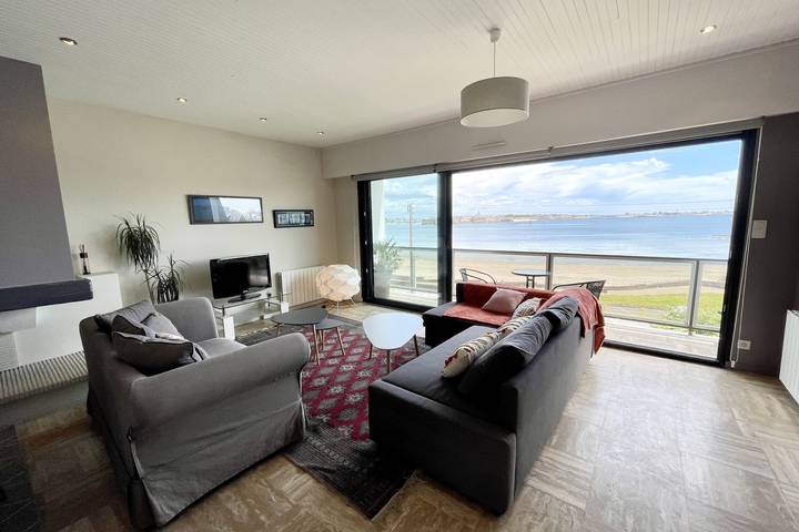 Entire apartment, Luxury T3 standing 2 - Vue mer exceptionnelle 180° in Larmor-Plage, Côte des Mégalithes