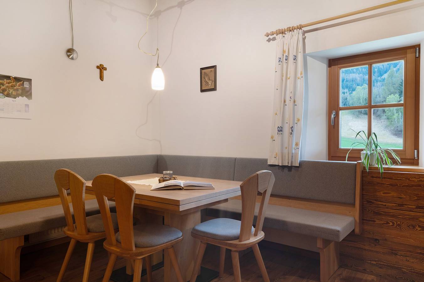 Appartement entier, Appartement "Schgagul" avec vue sur les montagnes, jardin partagé et Wi-Fi in Tiosels, Castelrotto