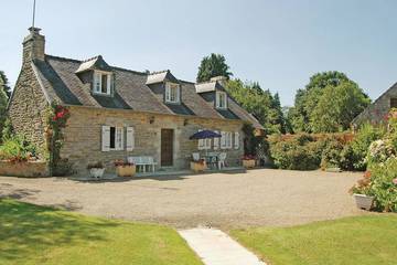 Location de vacances pour 6 personnes, avec jardin à Gouesnach