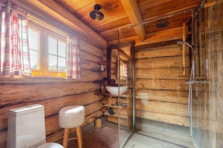 Blockhütte für 4 Personen, mit Whirlpool und Garten sowie Sauna und Balkon in Klagenfurt am Wörthersee - 4