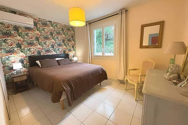 Gîte pour 4 personnes, avec jardin ainsi que balcon et piscine à Les Mayons - 2