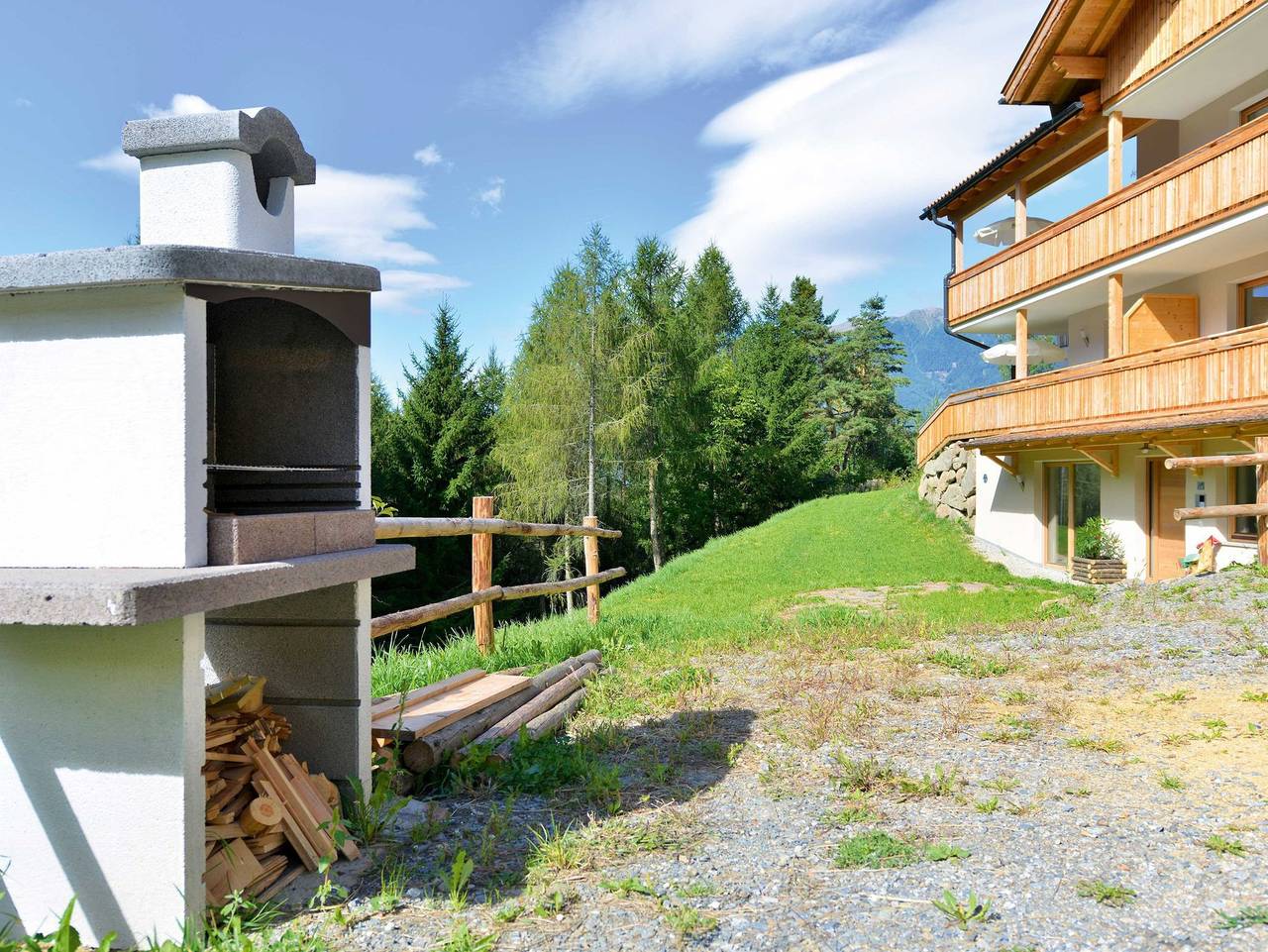 Ganze Ferienwohnung, Appartementhaus Fuchsmaurer - Apartment Monolokal in Mellaun, Brixen