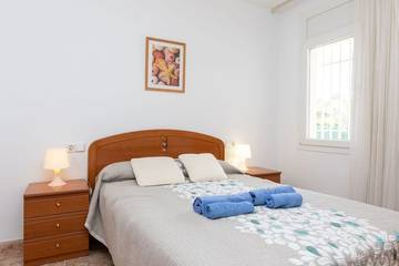 Villa pour 6 Personnes dans Calafat, Costa Dorada, Photo 1