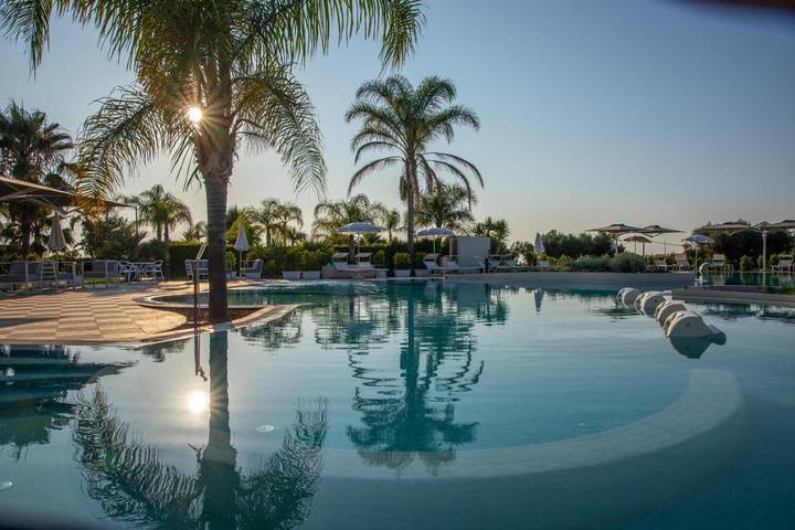 Casa vacanza per 2 persone, con Balcone e Terrazza nonché Giardino e Piscina a Tonicello