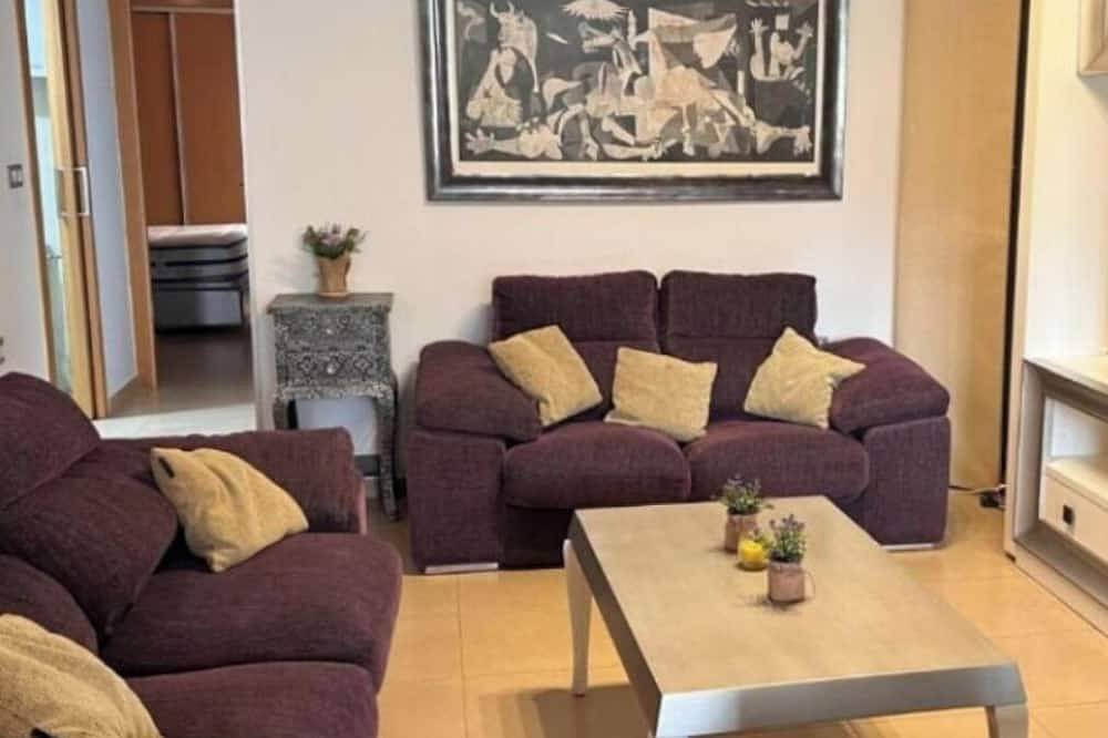 Apartamento entero, 2 bedroom, air conditioned beach apartment  with patio, sea and mountain view in Cartagena, Costa Cálida