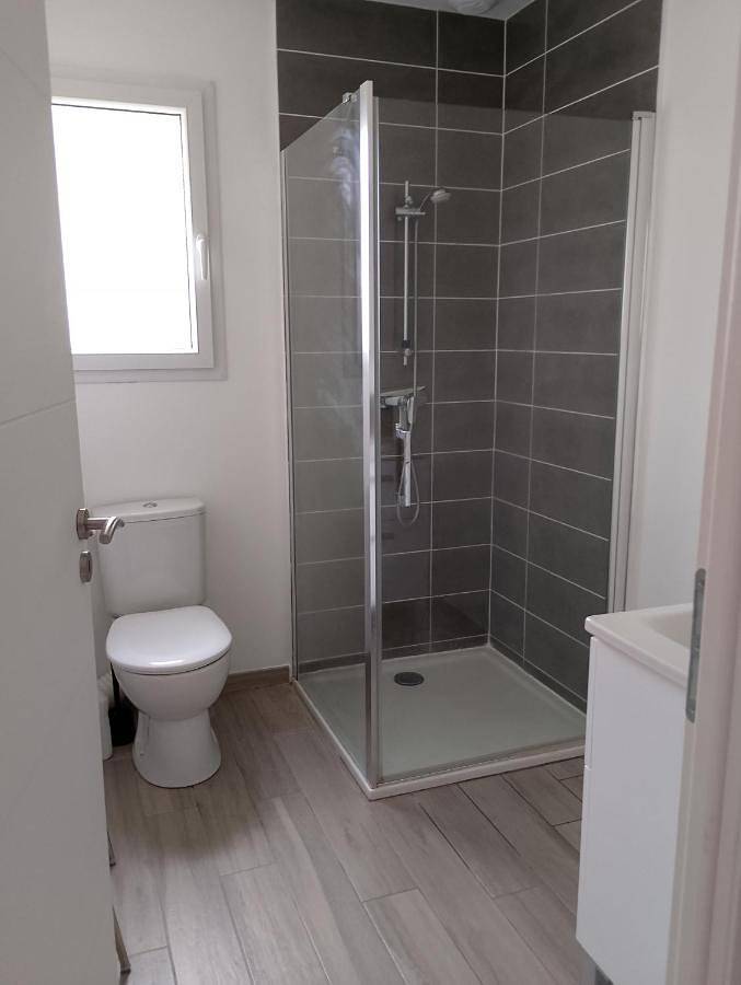 Location de vacances pour 6 personnes, avec terrasse, animaux acceptés à Valdivienne - 3