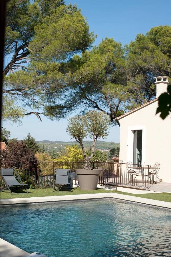 Chambre d’hôte pour 6 personnes, avec vue ainsi que jardin et piscine à Villeneuve-lès-Avignon - 4