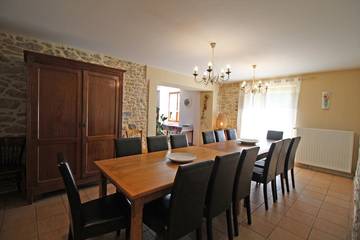 Gîte for 15 Guests in Saint-Léonard-de-Noblat, Haute-Vienne, Picture 3