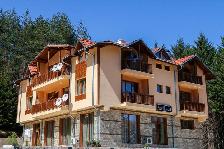 Maison d’hôte pour 3 personnes, avec Balcon et Terrasse ainsi que Jardin et Sauna