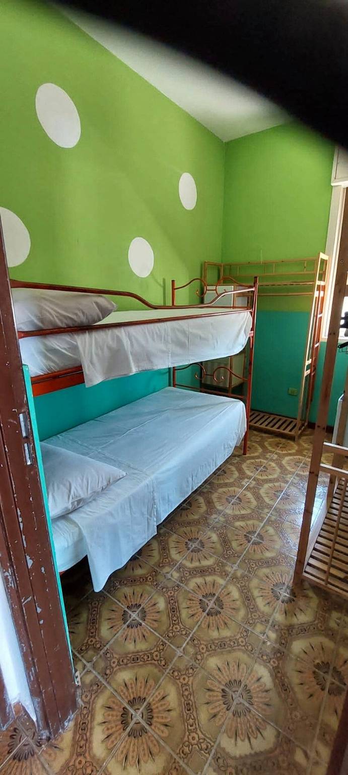 Appartamento intero, Appartamento 'Casa Orchidea con Veranda' con Terrazza Privata, Wi-Fi e Aria Condizionata in Costa Saracena, Siracusa e dintorni