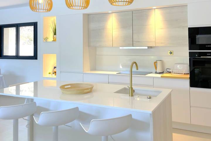 Villa pour 10 personnes, avec piscine ainsi que jardin et terrasse en Corse - 4