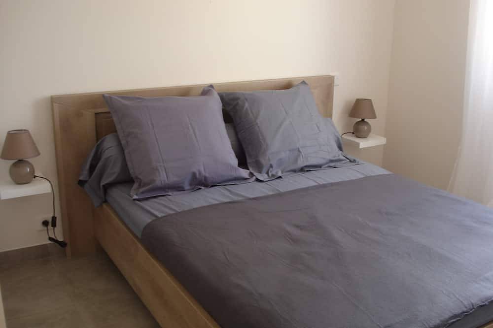 Appartement entier, Appartement T3  ' superbe vue mer et montagne' in Calenzana, Région de Calvi