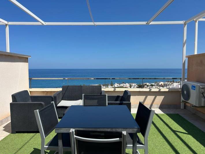 Ferienwohnung für 6 Personen, mit Ausblick und Balkon sowie Pool - 1