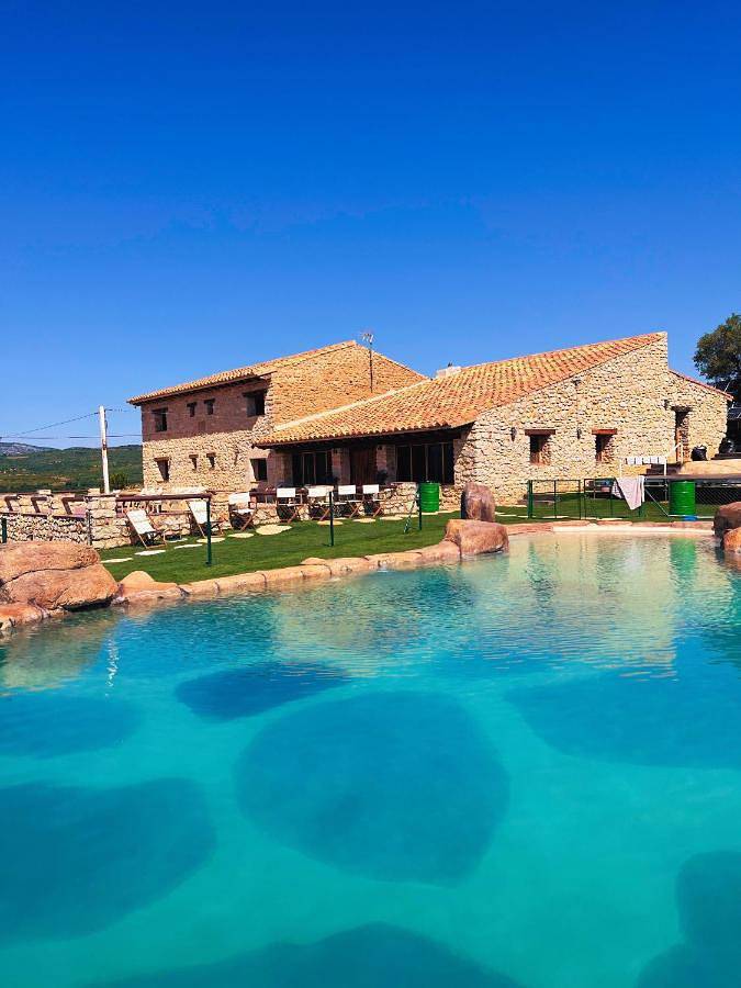 Casa rural para 30 personas, con piscina además de jardín y vistas en Salsadella